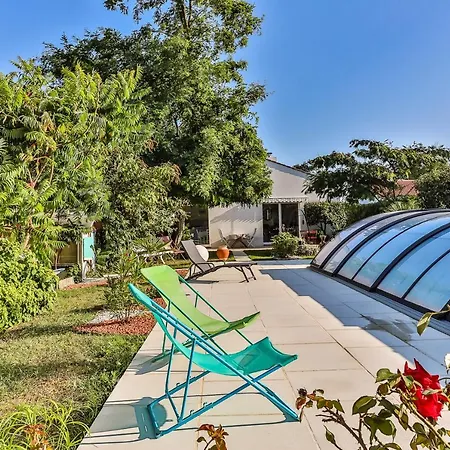 Semesterbostad Belle Maison Au Calme Avec Piscine